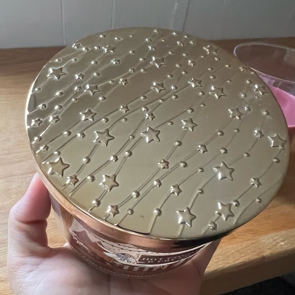 Bundle 3 pcs Candles from Bath & Body Works (2) and Yankee Candle (1) - Picture 3 of 12